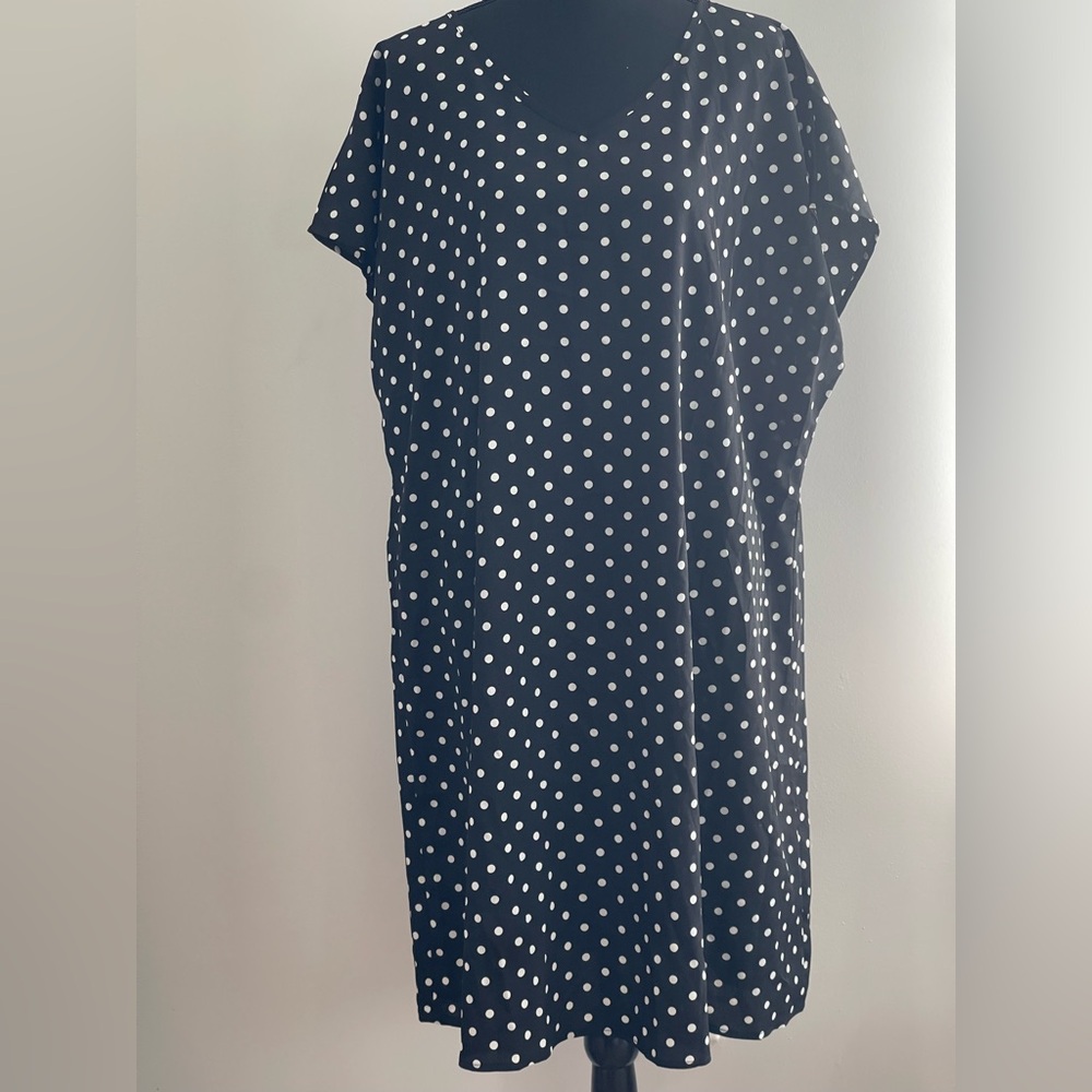 Emery Rose 2XL Black Polka‎ Dot V Neck Knee Length Dress 155